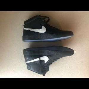 Nike 8.5 women’s black